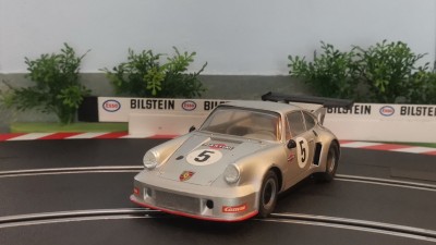 #05 Porsche 911 RSR Martini (1).jpg