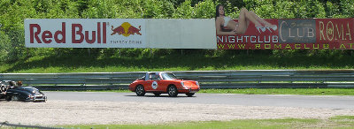 musste den Porsche im Kiesbet anschauen... und mich garnicht auf die schöne Landschaft konzentieren ;-)